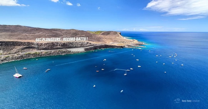 RECORD DU MONDE : LA PLUS LONGUE CHAINE HUMAINE SOUS MARINE