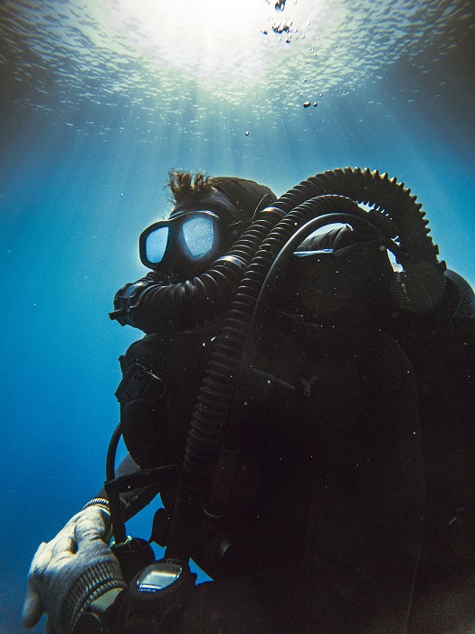 BAPTEME AVEC LE C.R.A.B.E, L'APPAREIL DES PLONGEURS DEMINEURS DE LA MARINE NATIONALE